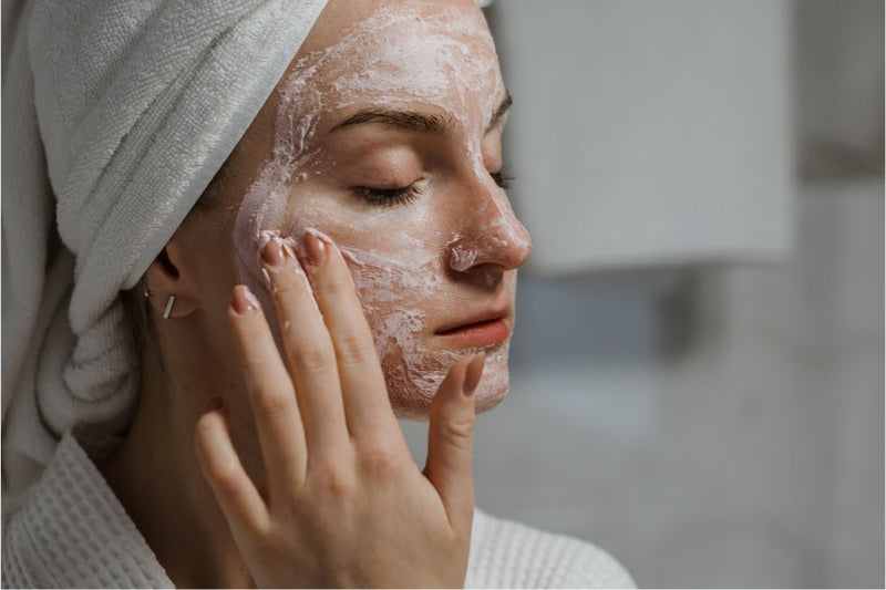 Mascarillas y exfoliantes faciales